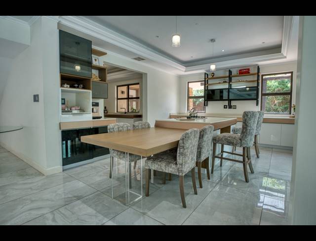 5 BEDROOM HOUSE FOR SALE IN BALLITO CENTRAL